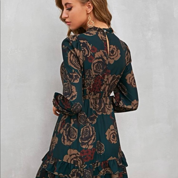 Long sleeve floral dress size L - Picture 2 of 4